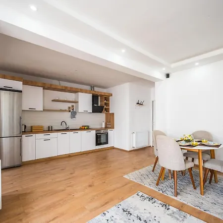 Spacious And Bright 2bdr In The Old Town Saraievo