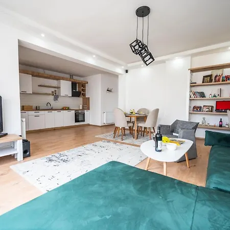 Spacious And Bright 2bdr In The Old Town * Сараево