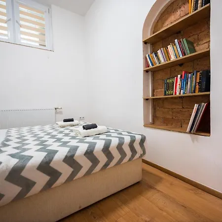 Apartamento Spacious And Bright 2bdr In The Old Town