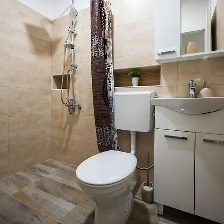 Spacious And Bright 2bdr In The Old Town Апартаменты