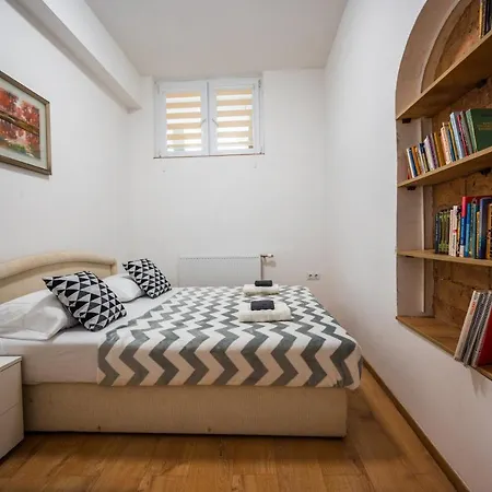 Apartamento Spacious And Bright 2bdr In The Old Town