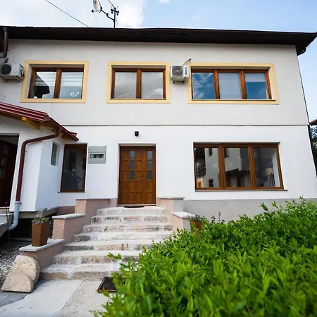 Spacious And Bright 2bdr In The Old Town