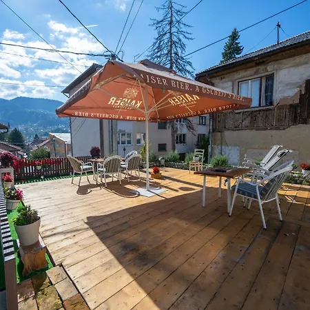 Spacious And Bright 2bdr In The Old Town Sarajewo