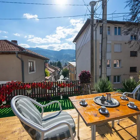 Apartament Spacious And Bright 2bdr In The Old Town