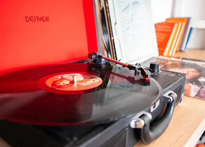 Spacious And Bright 2bdr In The Old Town